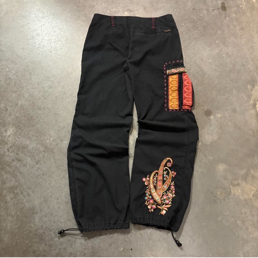 Vintage Y2K Express Embroidered
Boho Cargo Pants